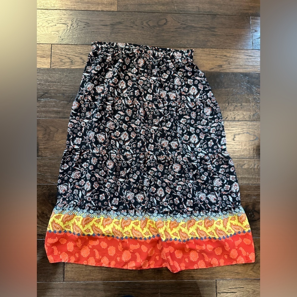 Vince Camuto Skirt- size Medium